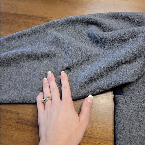 Vintage Disney Seven Dwarfs Embroidered Fleece Crewneck Sweatshirt – Size M– GVC - Picture 8 of 10